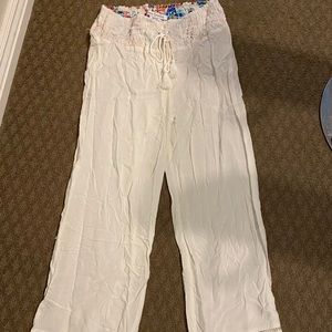 Vera Bradley white elastic pants